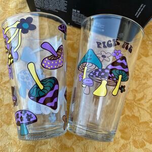 Mushroom 70’s Psychedelic Theme Set of Tumblers with Box